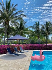 11.5' Levante Center Pole Umbrella